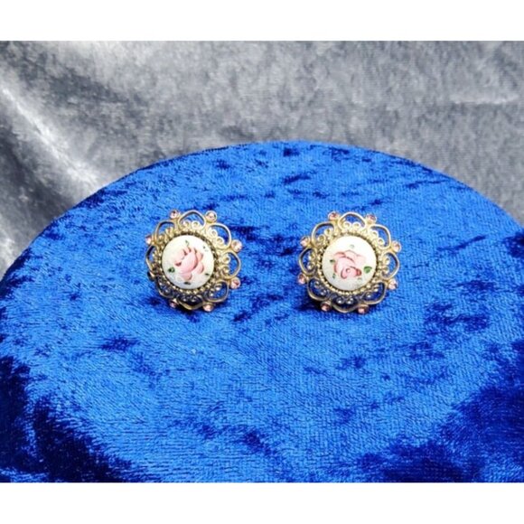 vintage coro gold tone guilloche enamel rose pink chrystals screw back earrings - Picture 9 of 12